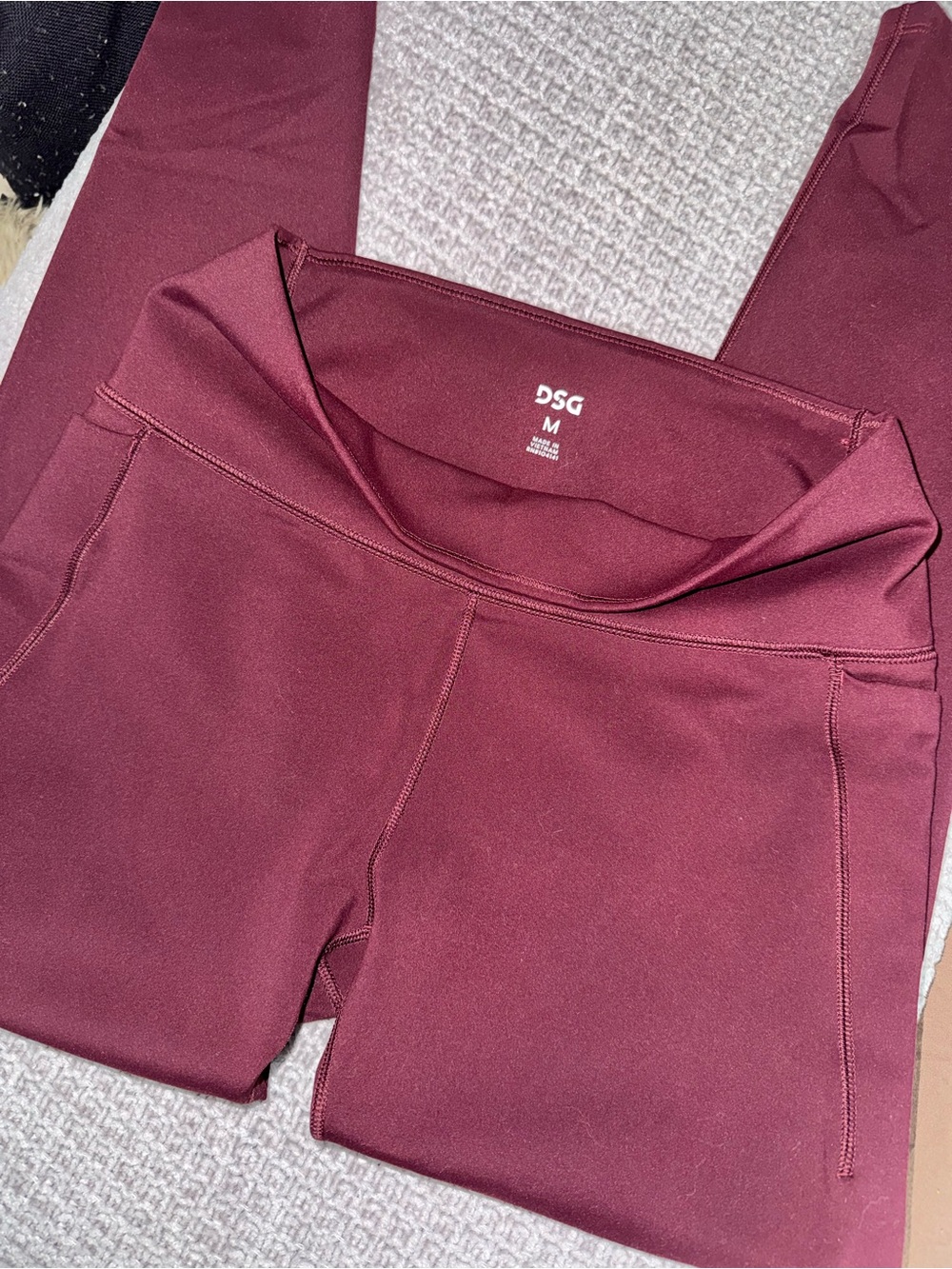 DSG Women's High-Rise Wine Leggings with Side Pocket details